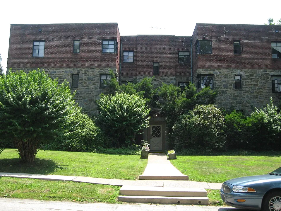 401 S Narberth Ave