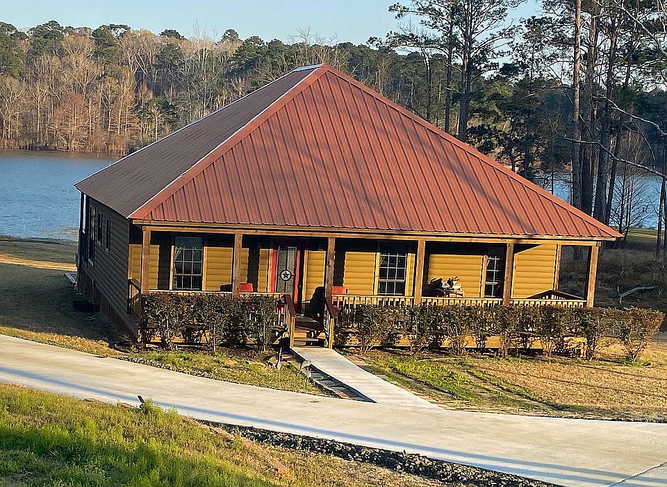 1st image of 395 Lummus Ln