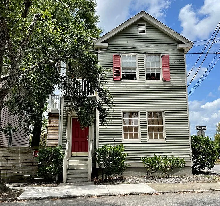 22 Cooper St #B