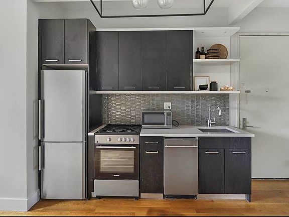 4th image of 238 Boerum St #2G