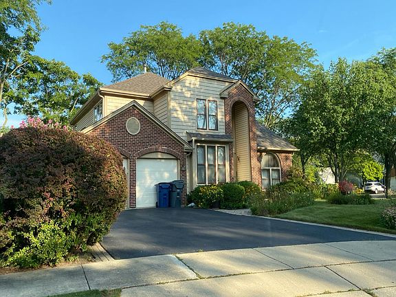 3rd image of 83 Dawson Ct