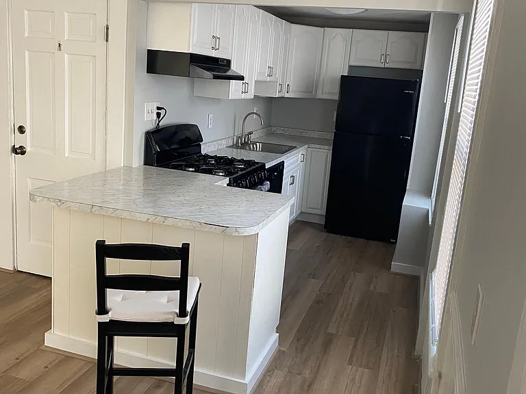 415 Summer St #2 — Photo 8