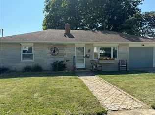 204 S 4th St, Marshall, IL 62441