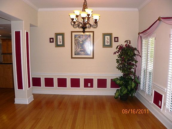 2nd image of 129 Autumn Lake Dr