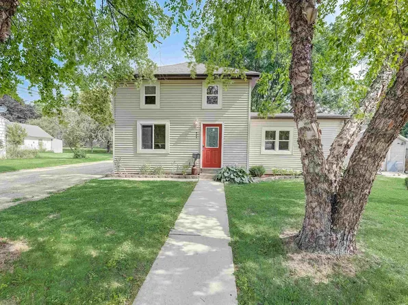 922 W Fulton St, Edgerton, WI 53534