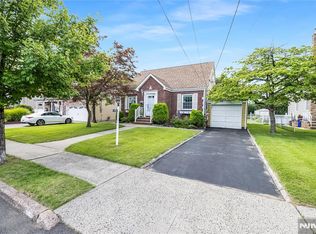 145 Evans Pl, Saddle Brook, NJ 07663