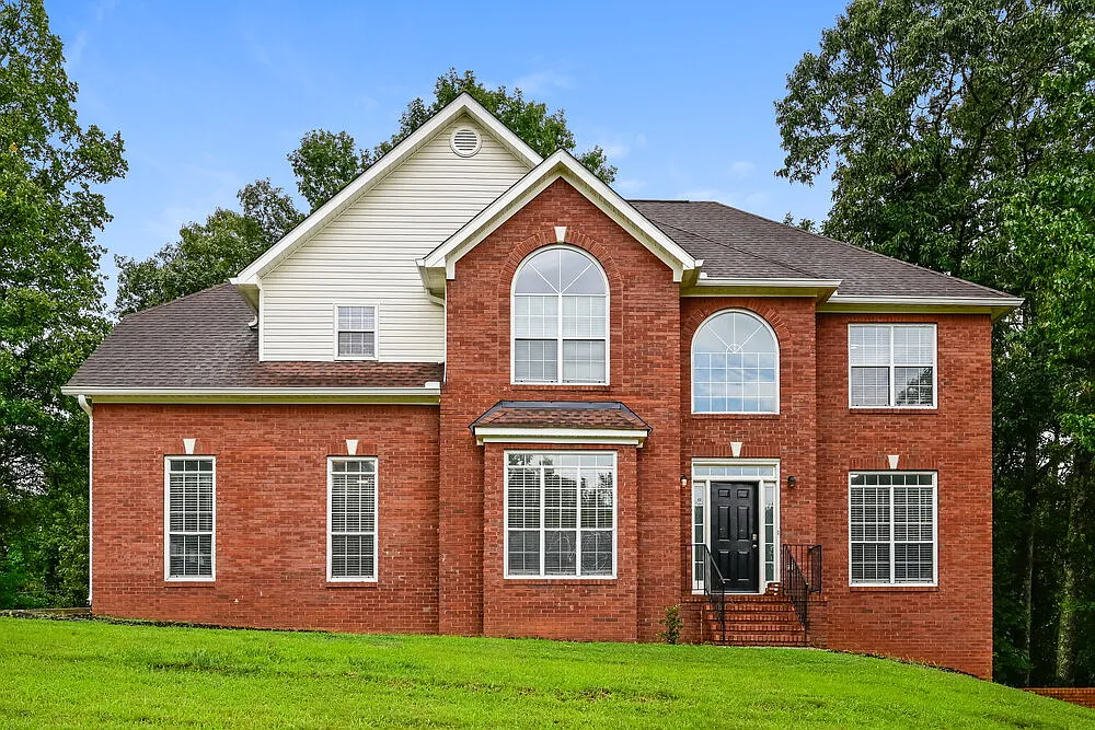 4 bed, 2.5 bath, 2791 sqft, $2,575 — Photo 1