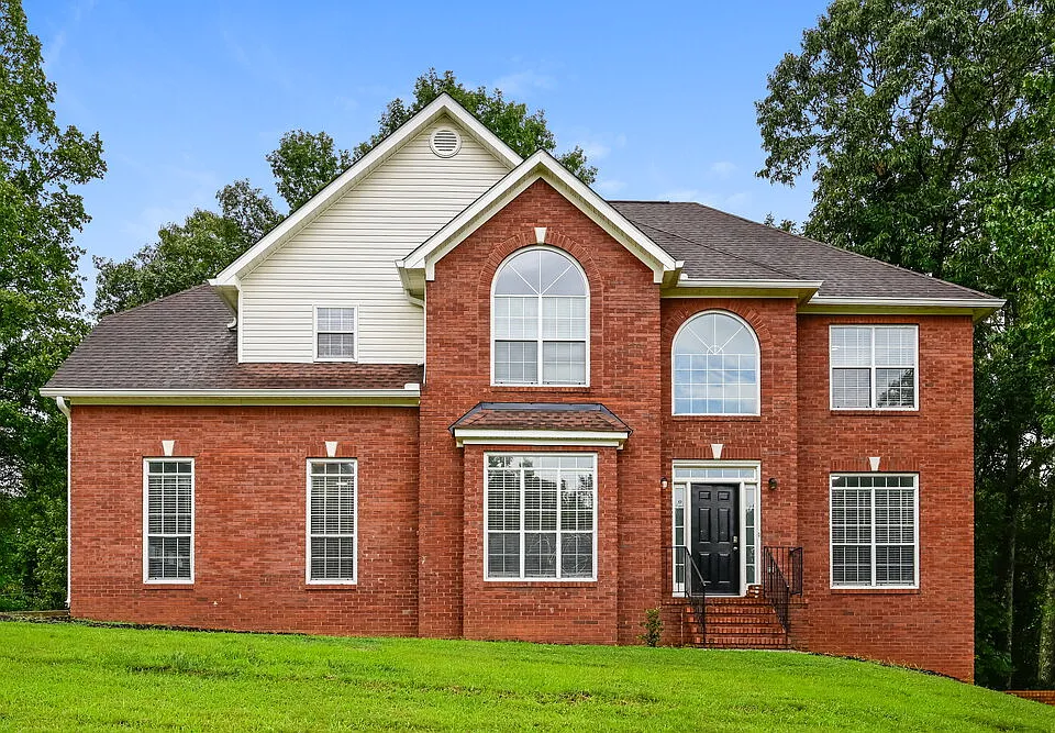 135 Stratmore Pl