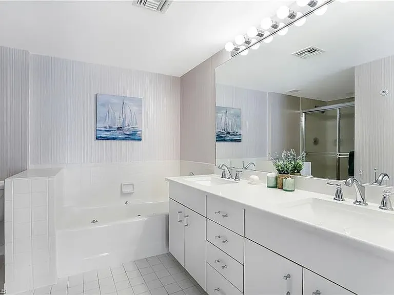 5635 Turtle Bay Dr #8 — Photo 22