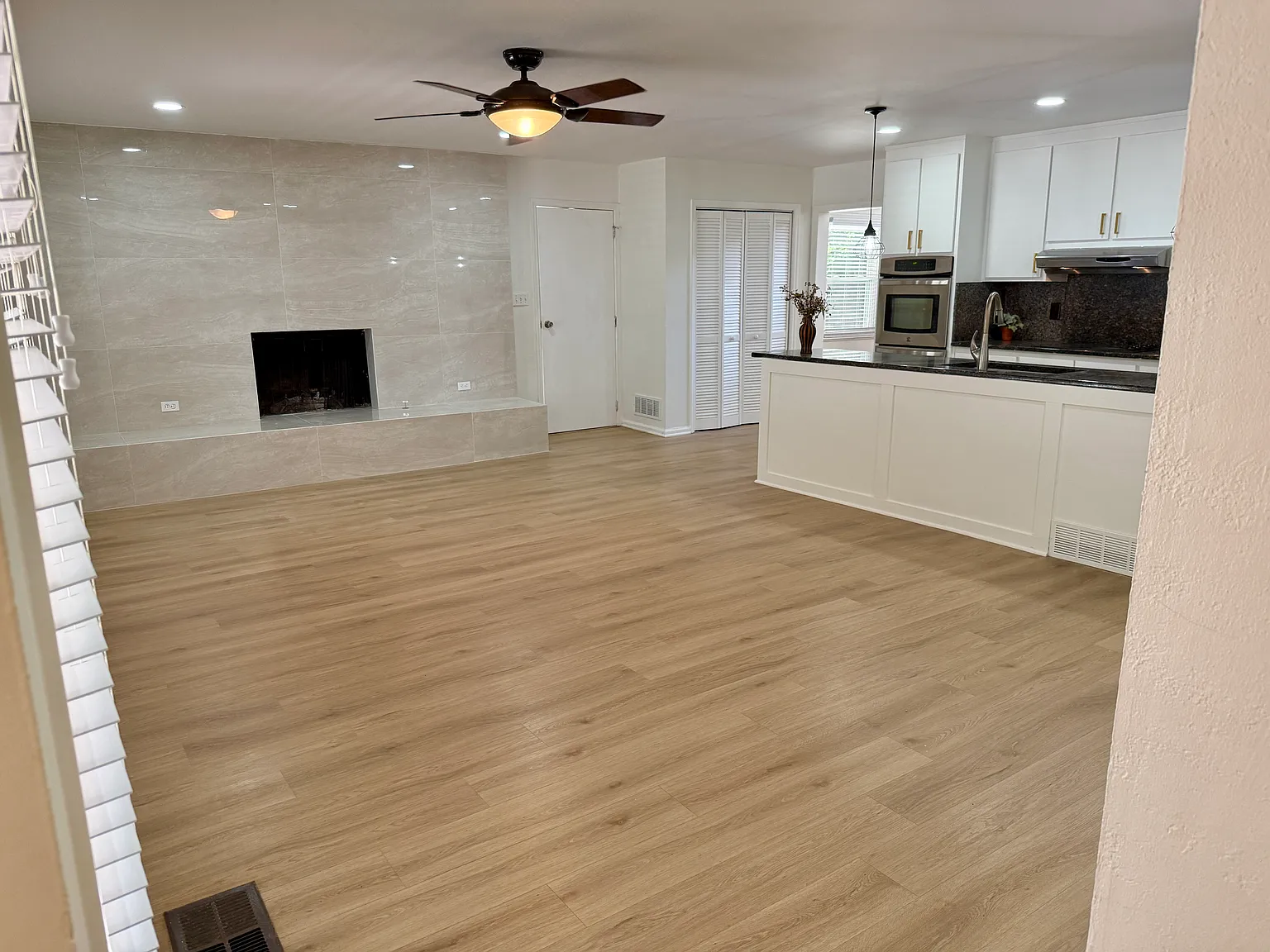 4 bed, 3256 sqft, $4,500 — Photo 4