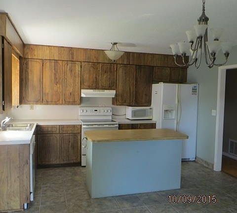 5th image of 8131 Imperial Dr