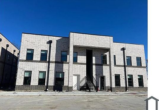 2nd image of 405 Richlands Way #8