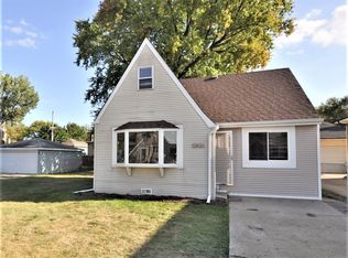 5821 W 89th Pl, Oak Lawn, IL 60453