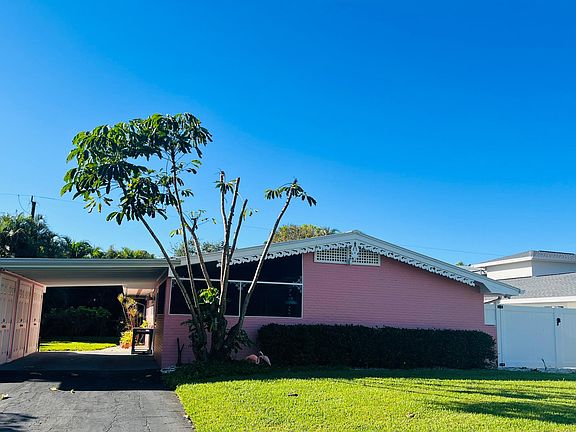 3rd image of 1126 Royal Palm Dr