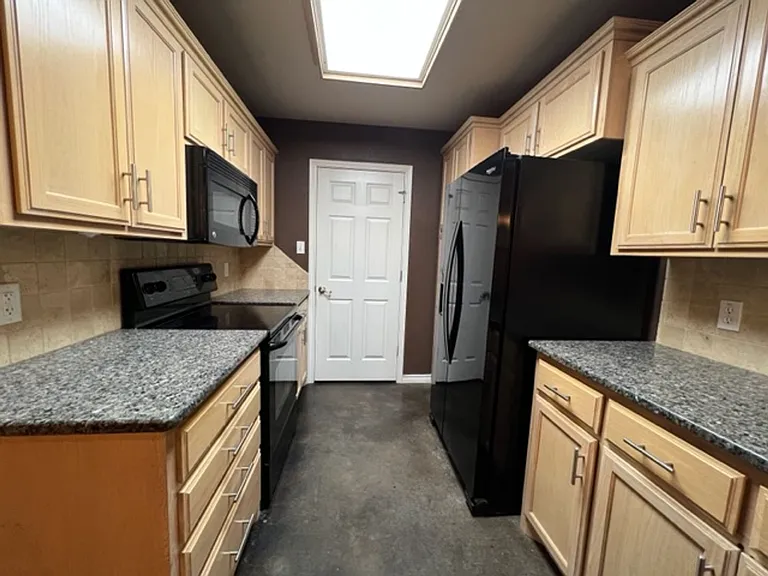 2457 Independence Blvd — Photo 9