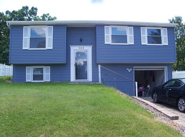 1st image of 685 Nova Dr