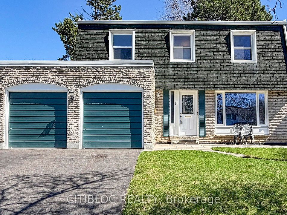 1st image of 11 Castle Hill Dr