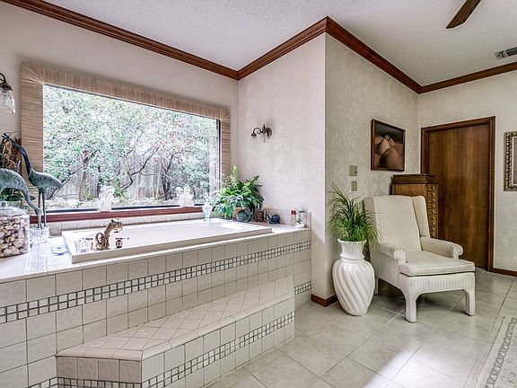 3rd image of 2235 Estate View Dr