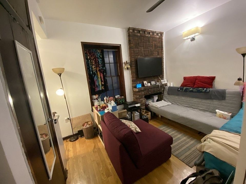 2nd image of 21 E 21st St APT 1A