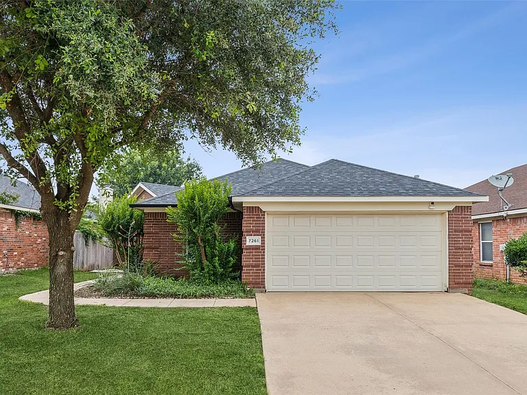 7261 Decoy Ln — Photo 1