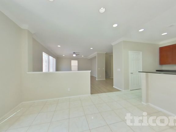 4th image of 13265 Sunland St