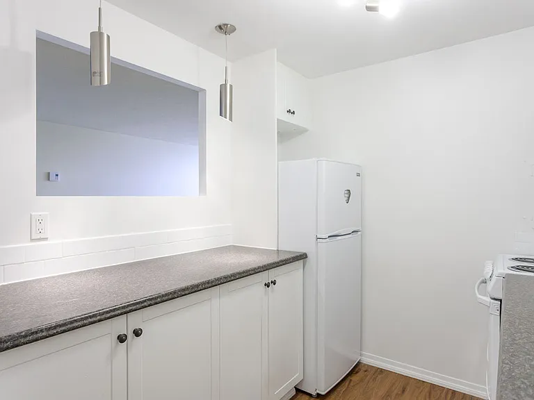285 Loretta Ave S — Photo 11