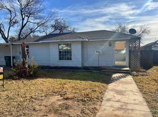 405 E Spring St, Henrietta, TX 76365