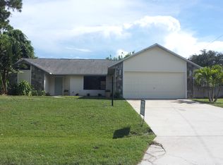 461 Avocado Ave, Sebastian, FL 32958