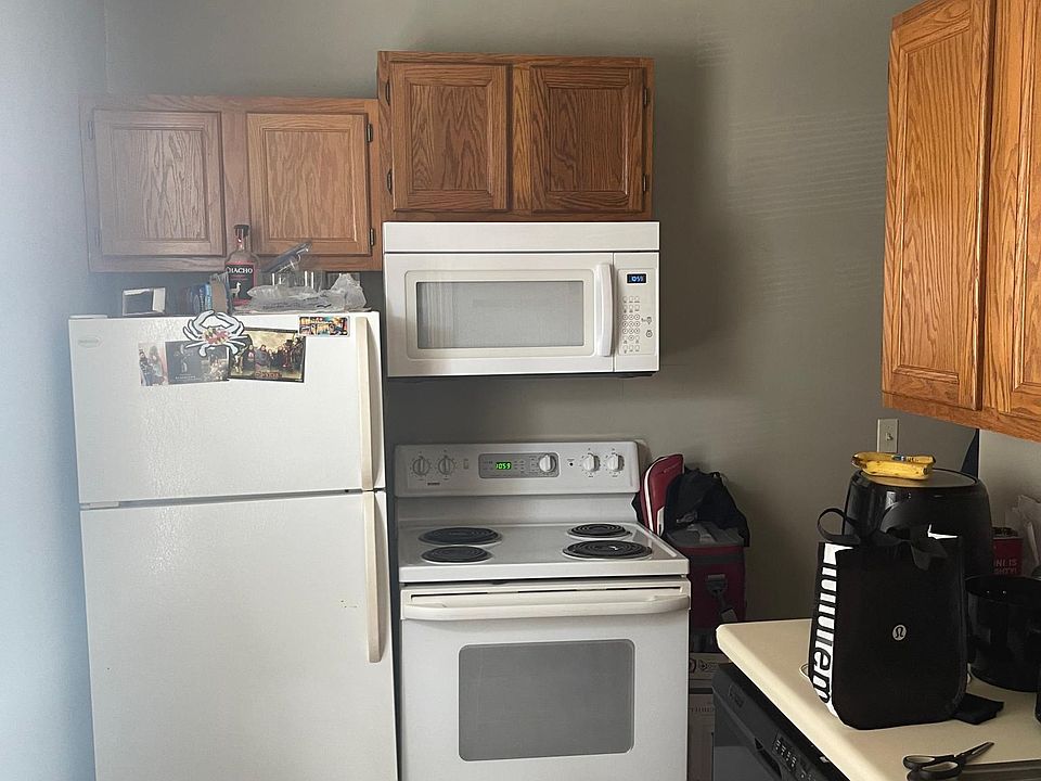 2nd image of 914 Light St #1F