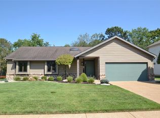 14 Majestic Ct, Fenton, MO 63026