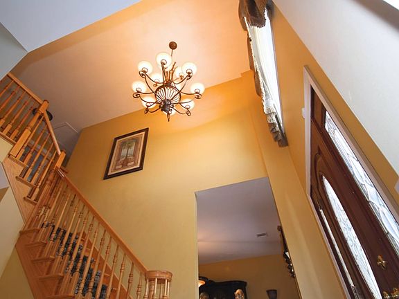 3rd image of 234 Brehaut Ave