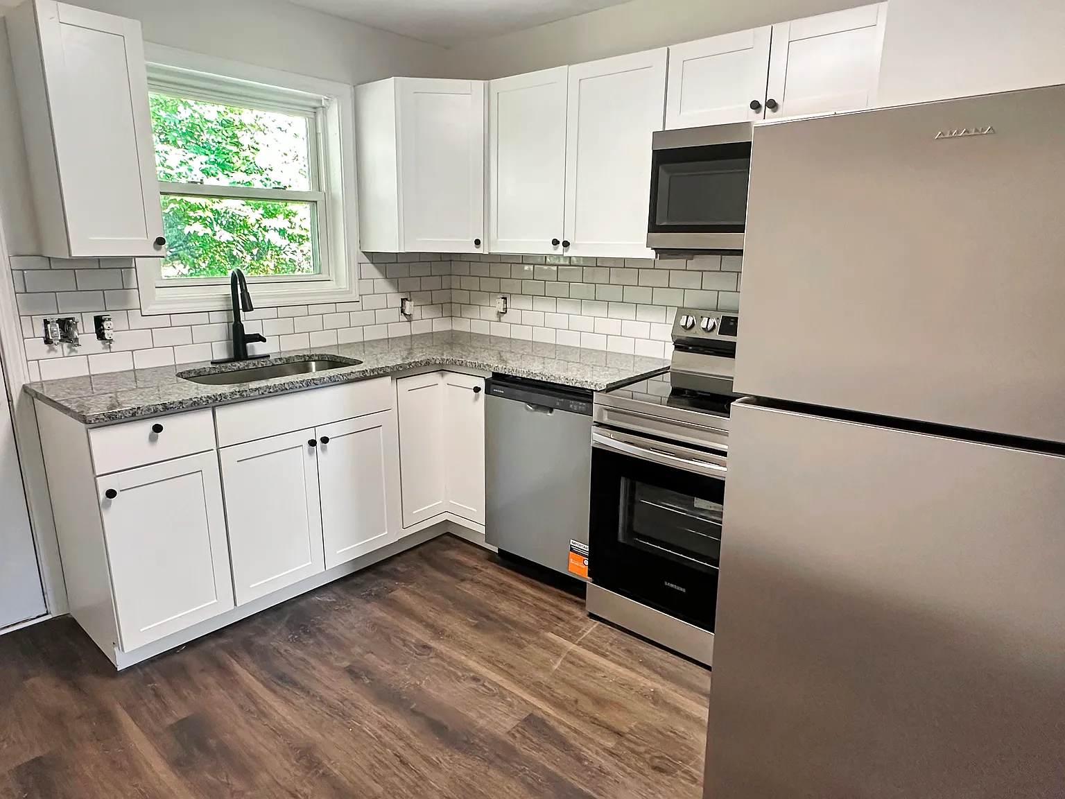 2 bed, $960 — Photo 4