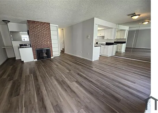 9047 Langdon Ave #15 — Photo 1