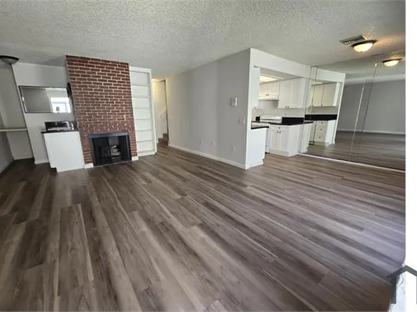 9047 Langdon Ave Unit 15, North Hills, CA 91343