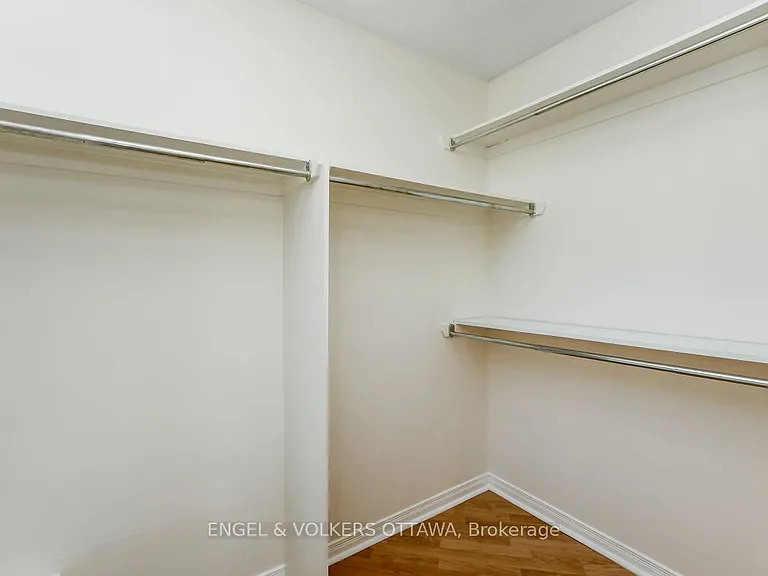 158 Rochester St W — Photo 21