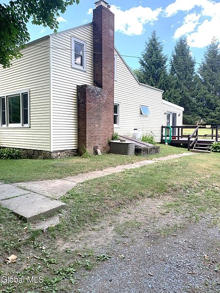 3rd image of 10 Dahl Way