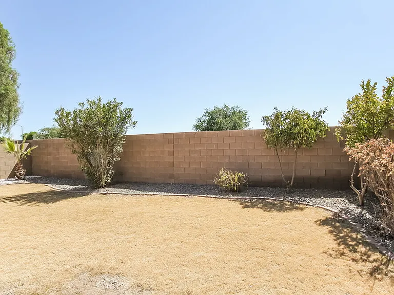 14758 N 148th Ave — Photo 16