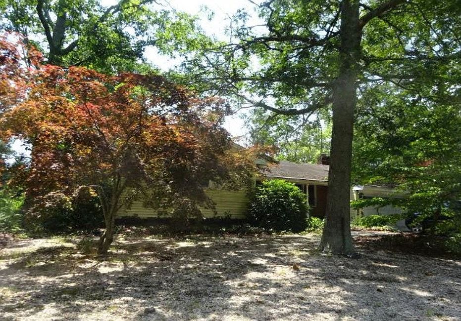 2nd image of 425 Merion Ave