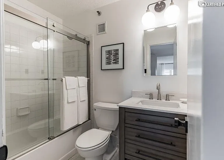 205 Mineola Blvd #2I — Photo 20