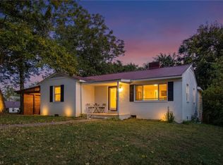 202 E 4th St, Lexington, NC 27292