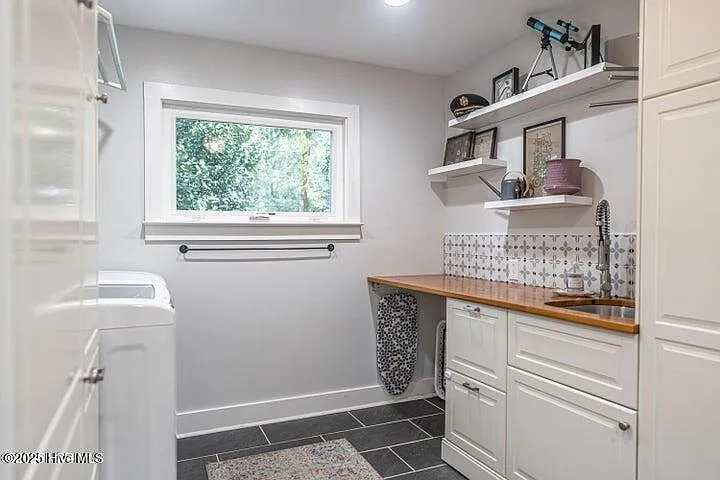 420 E Indiana Ave — Photo 27
