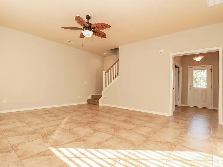 193 Avonshire Dr — Photo 7
