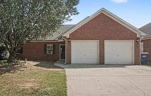 100 Camellia Ln