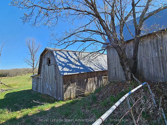 5th image of 77 Lakeshore Rd