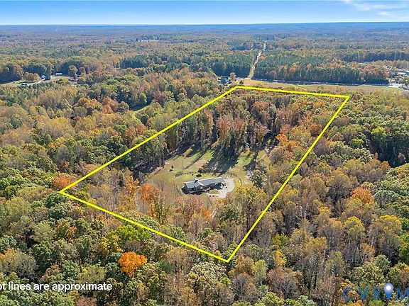 3rd image of 15167 Indian Springs Ln