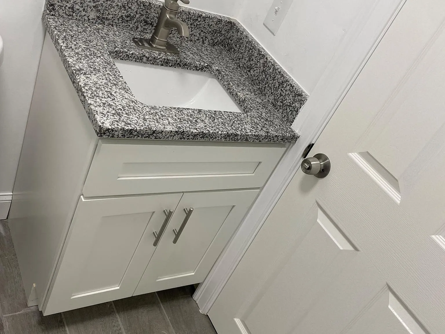 3 bed, 1150 sqft, $2,325 — Photo 4