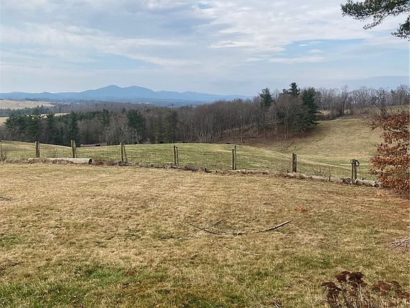 3rd image of 1345 Wagoner Ridge Road