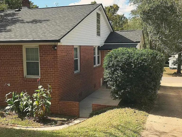 611 Gunter St — Photo 2