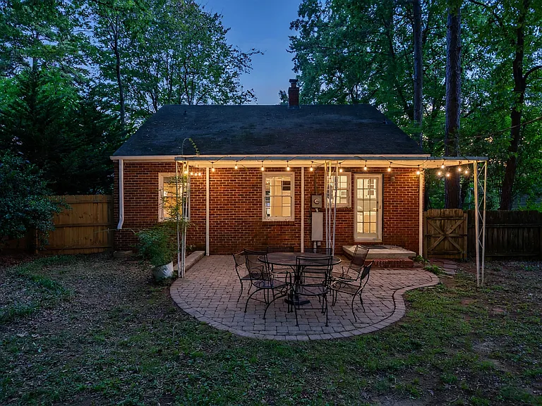 2126 Arnold Dr — Photo 29