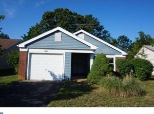 37 New Castle Dr, Southampton, NJ